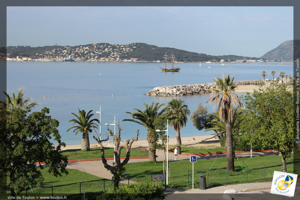 Séance de Yoga à Toulon - Plage du Mourillon