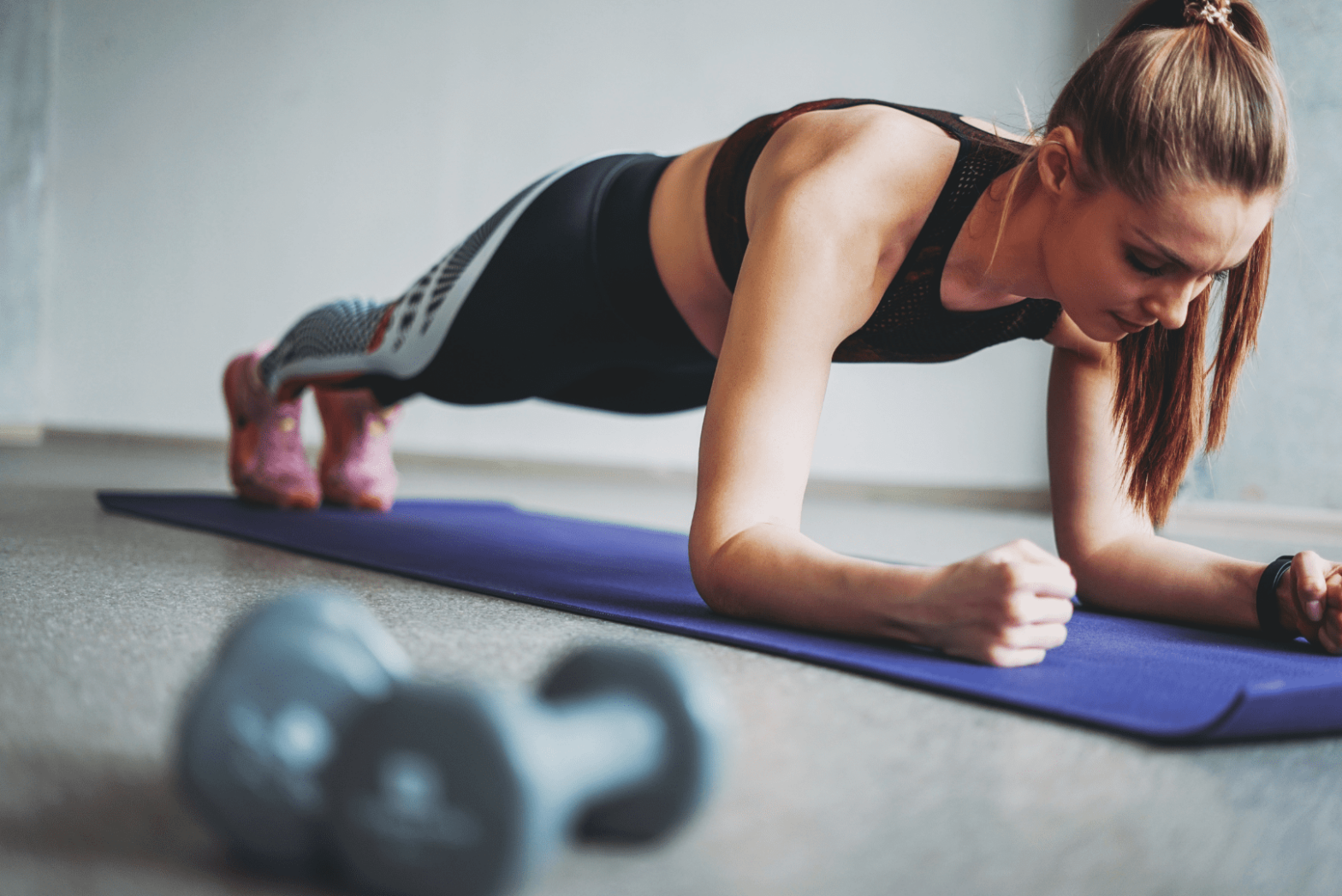 Exercice pilates de la planche.